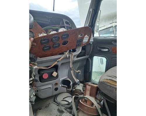 PETERBILT 386 Cab or Cab Mount