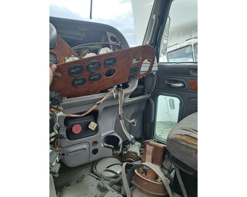 PETERBILT 386 Cab