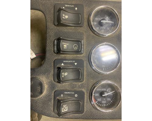 PETERBILT 386 Dash Console Switch