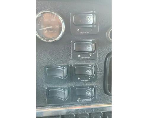  Peterbilt 386 Instrument Cluster #
