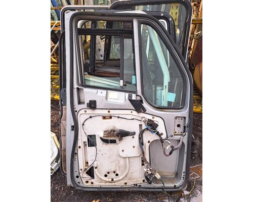 PETERBILT 387 Door Assembly, Front