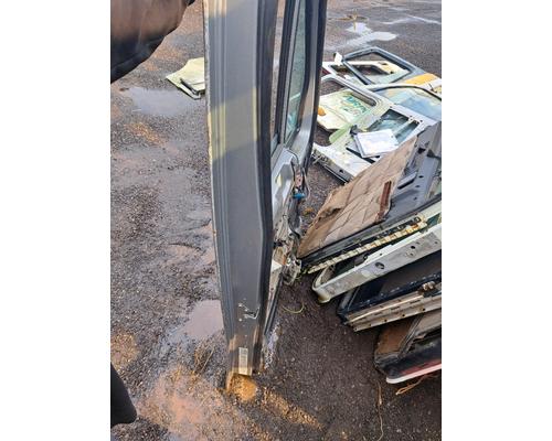 PETERBILT 387 Door Assembly, Front