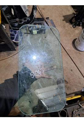 PETERBILT 388 Door Glass Front