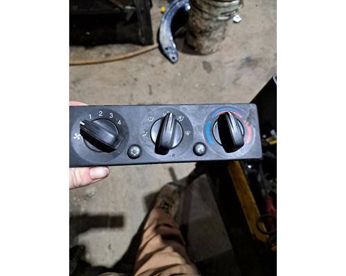 PETERBILT 388 Temperature Control