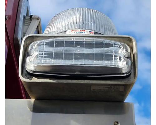 pierce-arrow-xt-tail-lamp #1441282