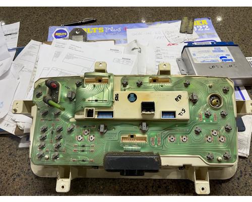 STERLING A9500 SERIES Instrument Cluster