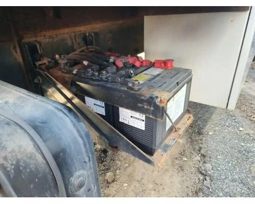  Sterling L7500 Battery Box #