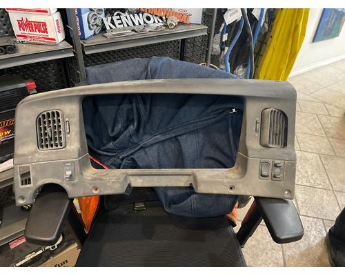 STERLING L9500 SERIES Dash Panel