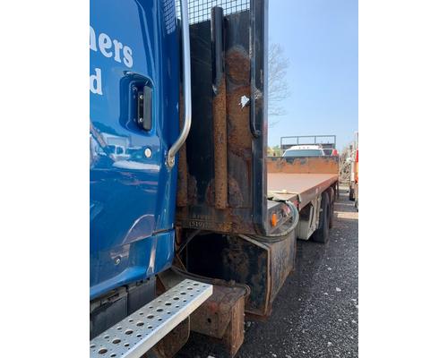 STERLING L9500 SERIES Parts Vehicles