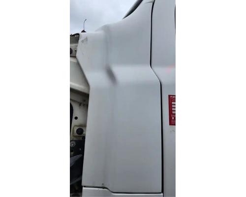  Sterling L9500 Cowl #