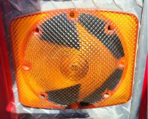 sutphen-fire-truck-tail-lamp #1377811