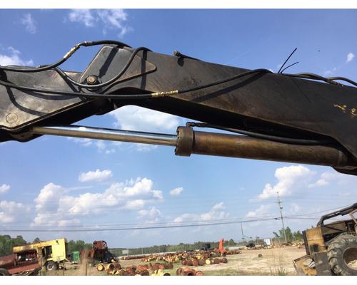1900 TIGERCAT 240B CYLINDER (LOADER STICKBOOM)