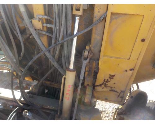 1900 TIGERCAT 630B CYLINDER (CAB TILT)