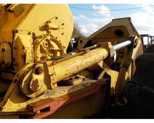 1900 TIGERCAT 630 CYLINDER (GRAPPLE BOOM)