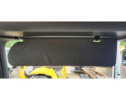 UD/Nissan UD1800CS Visor #