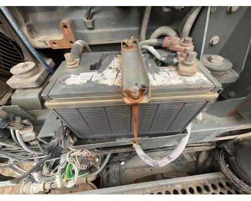 ud-nissan-ud3300-battery-box #1337687