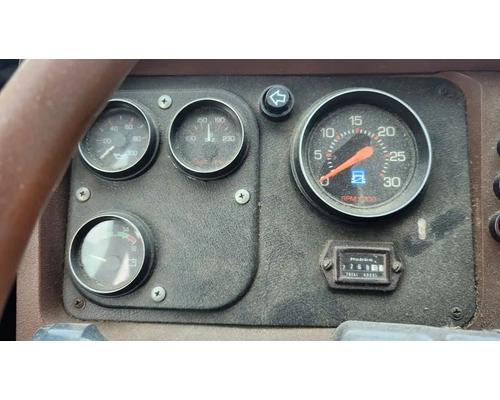  VolvoWhiteGMC WCS Instrument Cluster #