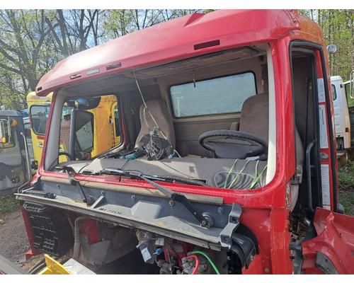 VOLVO VHD Cab or Cab Mount