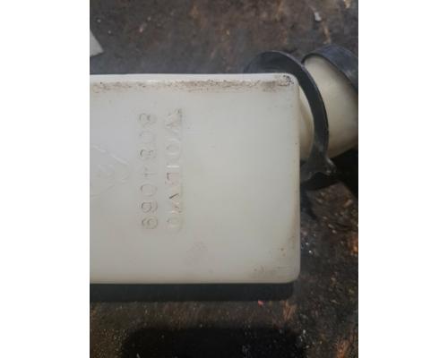 VOLVO VNL200 Windshield Washer Reservoir