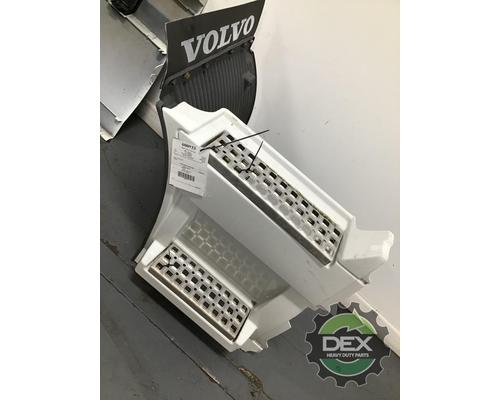 VOLVO VNL670 8916 chassis fairings