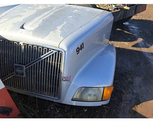 VOLVO VNL670 Hood