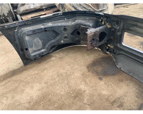 VOLVO VNL Bumper Assembly, Front