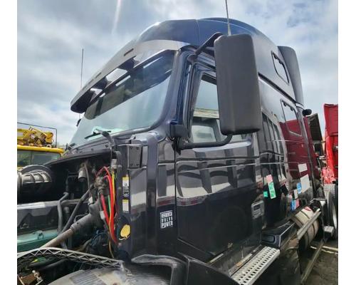  Volvo VNL Cab #