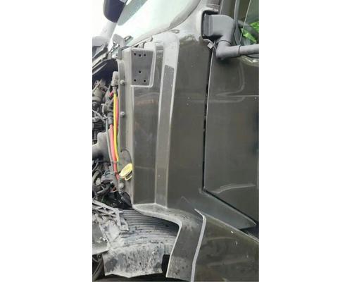  Volvo VNL Cowl #
