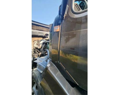  Volvo VNL Cowl #