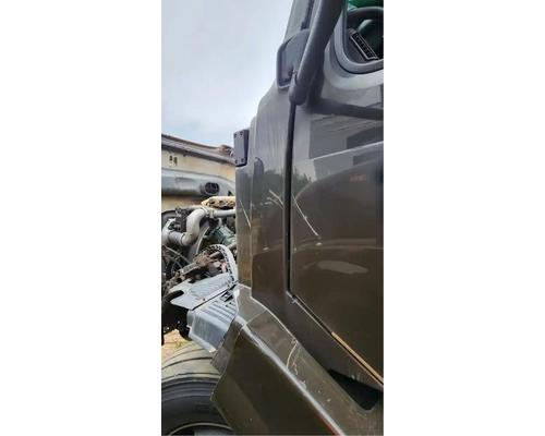  Volvo VNL Cowl #