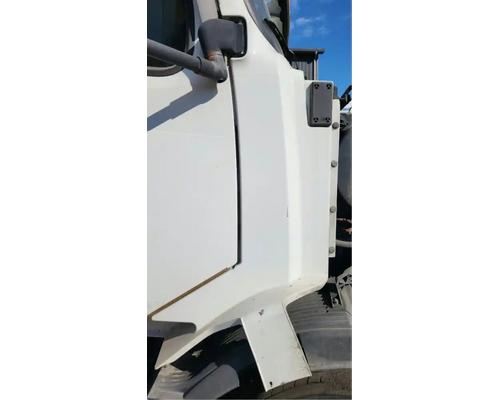 volvo-vnl-cowl #1358509