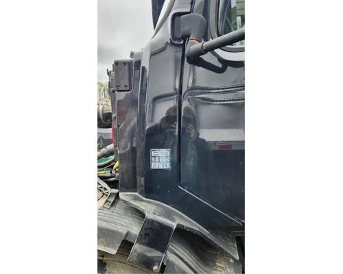  Volvo VNL Cowl #