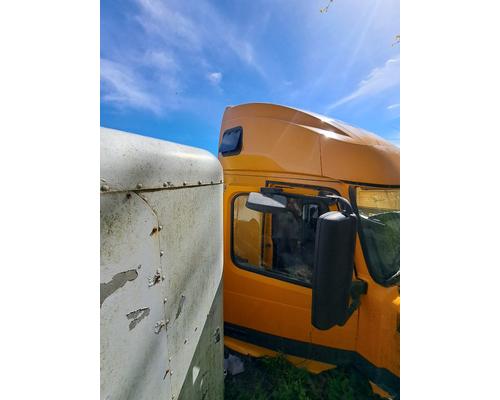 VOLVO VNL Cab