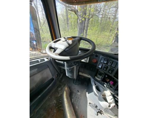 VOLVO VNL Cab
