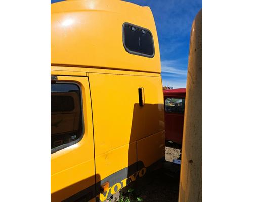 VOLVO VNL Cab