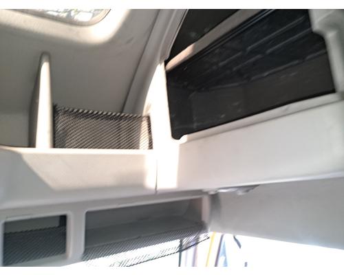 VOLVO VNL Cab