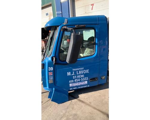VOLVO VNL Cab