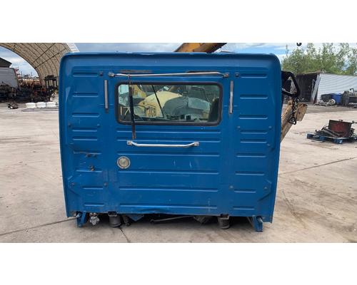 VOLVO VNL Cab