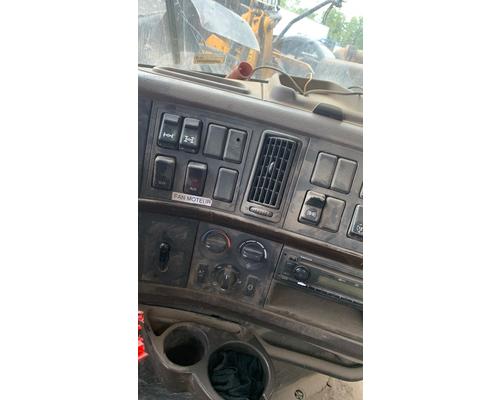 VOLVO VNL Cab