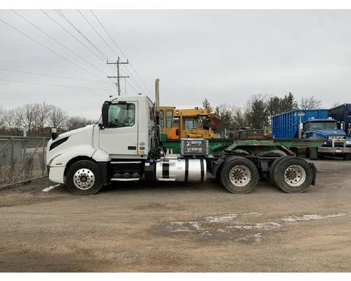 VOLVO VNL Complete Vehicle