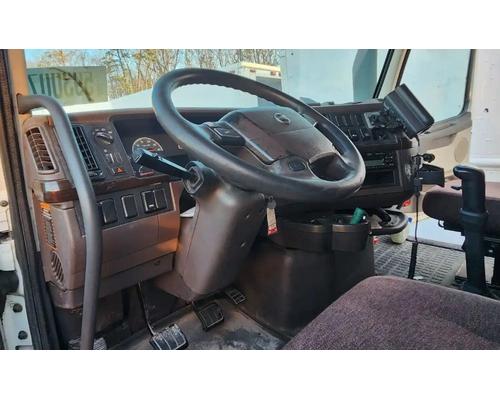  Volvo VNL Dash Assembly #