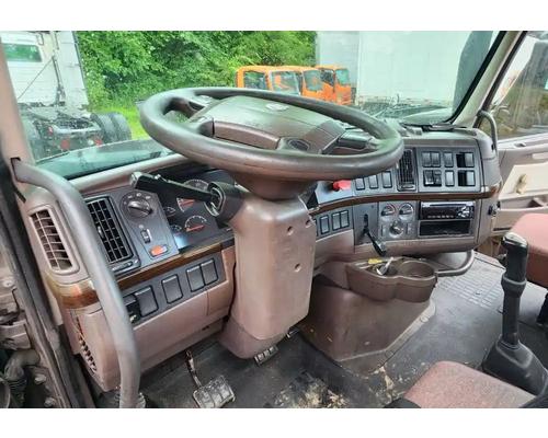  Volvo VNL Dash Assembly #