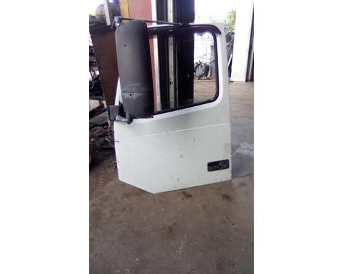 VOLVO VNL Door Assembly, Front