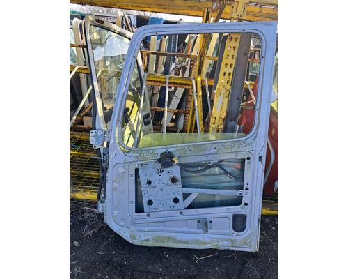 VOLVO VNL Door Assembly, Front