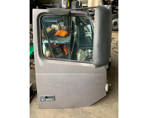 VOLVO VNL Door Assembly, Front