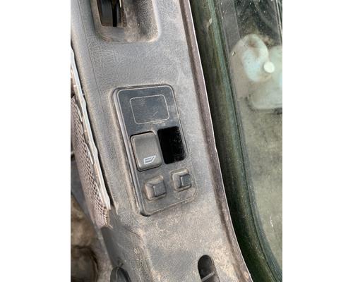 VOLVO VNL Door Assembly, Front