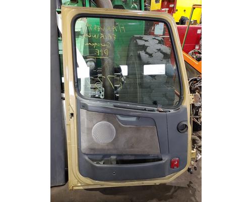 VOLVO VNL Door Assembly, Front