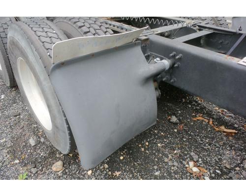  Volvo VNL Fender #