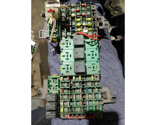 VOLVO VNL Fuse Box