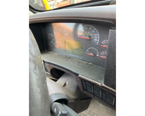  Volvo VNL Instrument Cluster #